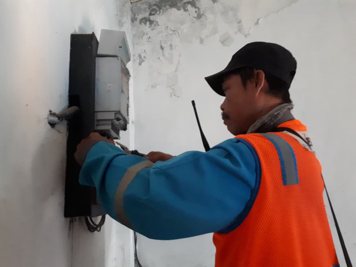 Electrician workshop photo